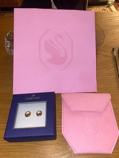Swarovski gold earrings with gold crystal