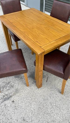 dinning table with chairs