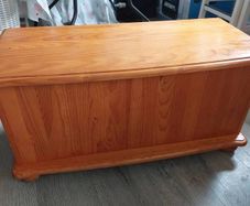 Pine blanket storage box