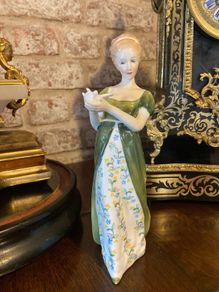 Royal Doulton figurine "Veneta "