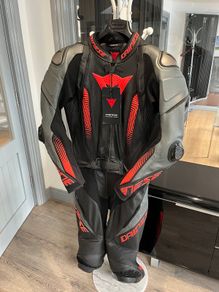 Laguna Seca 5 - Men's 2-piece Motorcycle Leather Suit