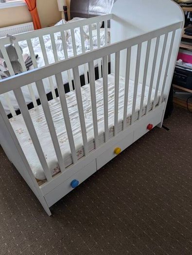 Cot bed