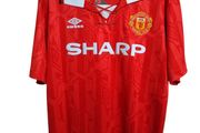 Man Utd ( Retro/ Hughes 10 ) Jersey ,size : Large