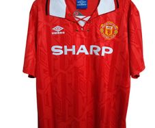 Man Utd ( Retro/ Hughes 10 ) Jersey ,size : Large