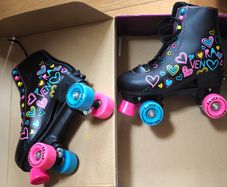 Roller skates RAVEN Trista, adjustable sizes, Protective pads set included