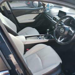 Mazda 3.  1.5 D Platinum (105PS)