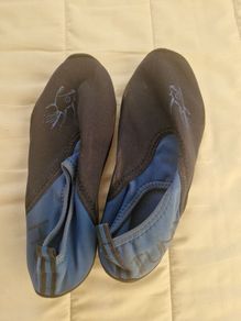 Kids swim shoes Hot Tuna - Excellent condition