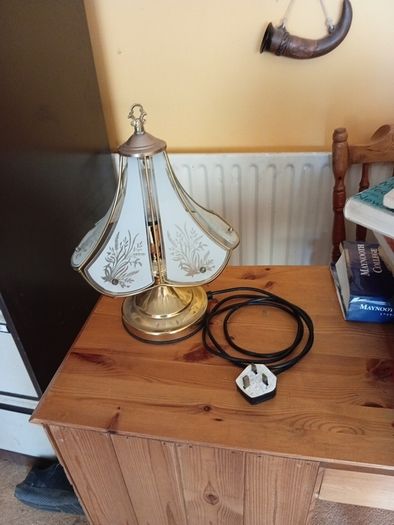 Vintage Glass Paneled Brass Plated Lamp Floral White Gold 39cm Tall