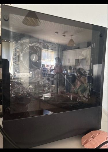 Horizon Gaming PC Ryzen 5 PRO 4650G 16GB RAM SSD Chillblast Monitor