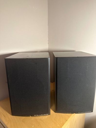 2 pairs Studio Speakers + Mixer + Cables