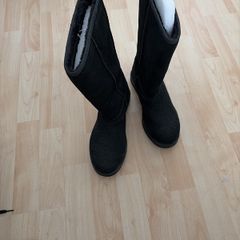 Skechers black boots