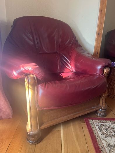 Leather & Walnut 3 piece Suite