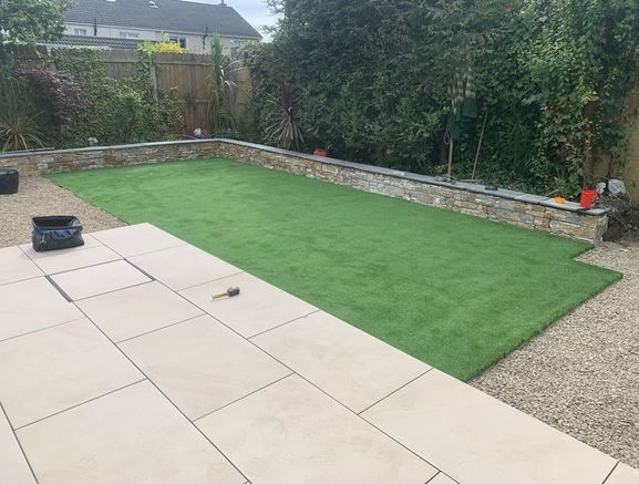 Gardener available and general garden maintenance service