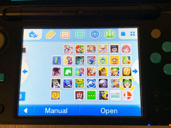 Nintendo 2DS XL Boxed With Games
