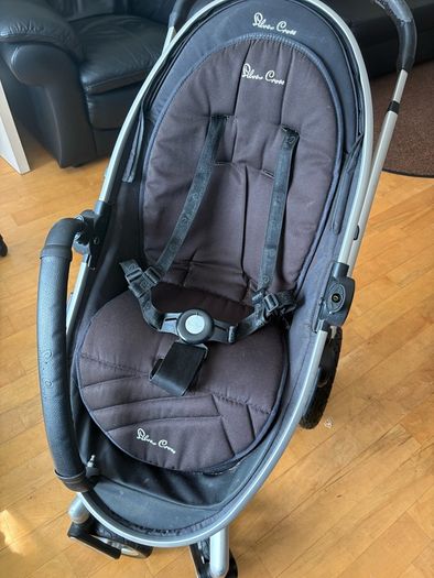 Silver Cross Surf Pram ( Canopy/Top-hood is missing)
