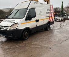 Van lift hoist