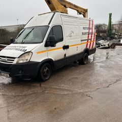 Van lift hoist