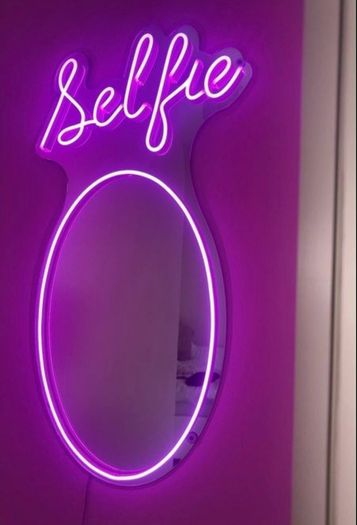 mirror selfie led light up mirror