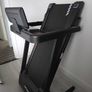 Motorised treadmill Image 4