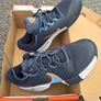tennis shoes Image 4