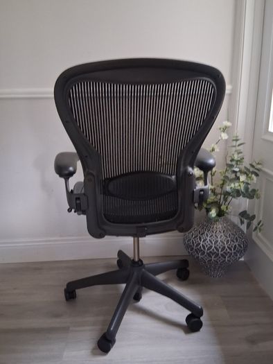 Herman Miller Classic Aeron Size C Ergonomic Chair