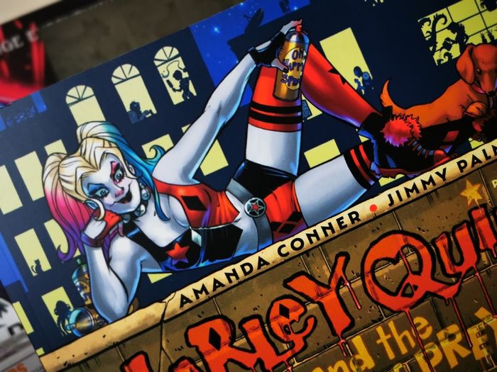 Harley Quinn & the Birds of Prey ! Book 1 ! by Amanda Conner and Jimmy Palmiotti ! Grpahic Novel ! 2020 ! by DC Comics !