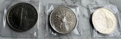 3 x 1980 Queen Mother 80th Birthday Crowns. 10 euro each or 25 for 3