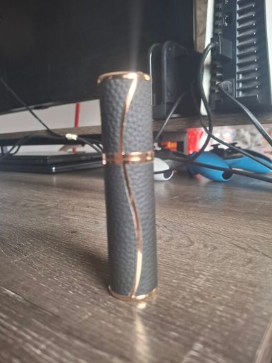 Infurture Brand New Luxury Refillable Perfume Atomizer  Gift Boxed Black Leather & Rose Gold