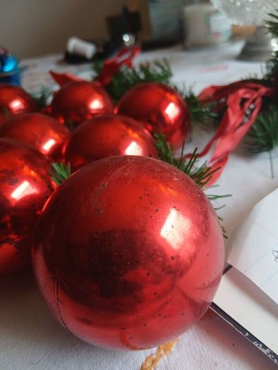 2 x Vitage Hanging Christmas Baubles Decorations
