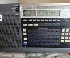 Sony ICF-2001D World Band Radio Tuner Receiver FM LW MW SW, working good.