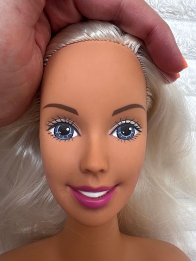 Barbie 1999 Blonde Hair Blue Eyes Doll Styling Head Mattel approx. 20 cm. Used Please see photos