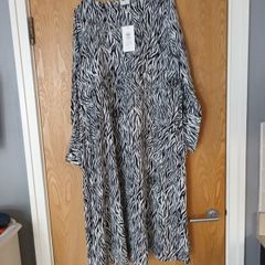 Villa Dress. S.14   B.N.W.T
