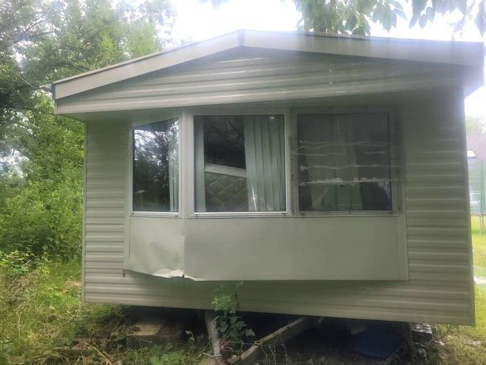 mobile home (open to offer)