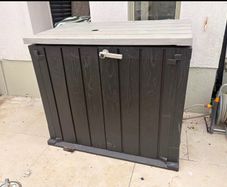 Outdoor storage unit