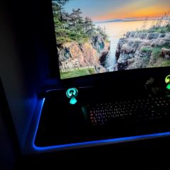 Samsung 27inch curved monitor+ keyboard mouse and speakers!