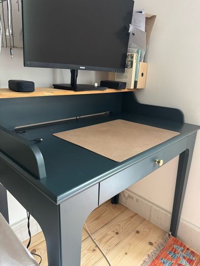 desk