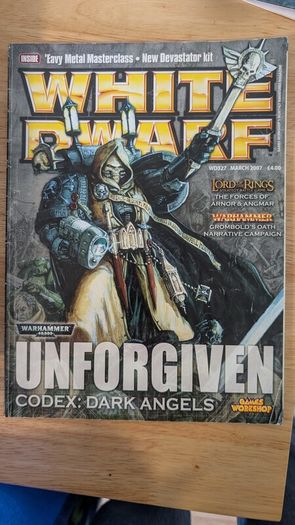 Warhammer White Dwarf magazines