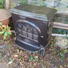 Freestanding gas stove