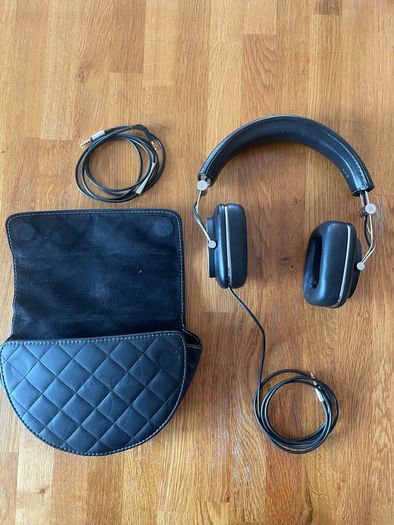 Bowers and Wilkins  P7