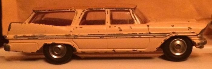 Corgi Toys Plymouth Suburban 1/43