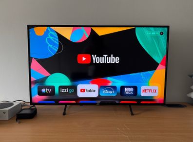 JVC 43 inch CA890 - Perfect Condition