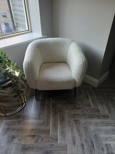 Accent chair