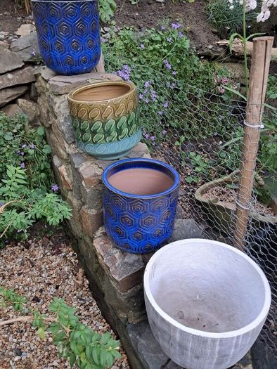 Indoor plant pots