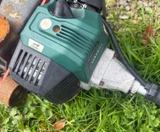 Park side strimmer
