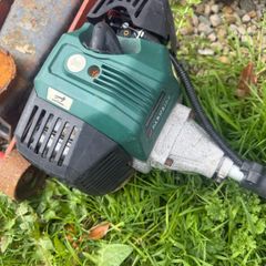 Park side strimmer