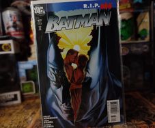 Batman ! Issue #677 ! Batman R.I.P ! by Grant Morrison and Alex Ross ! 2008 ! by DC Comics !
