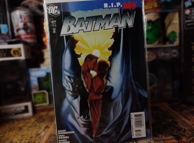 Batman ! Issue #677 ! Batman R.I.P ! by Grant Morrison and Alex Ross ! 2008 ! by DC Comics !
