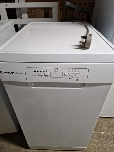 Candy slimline dishwasher