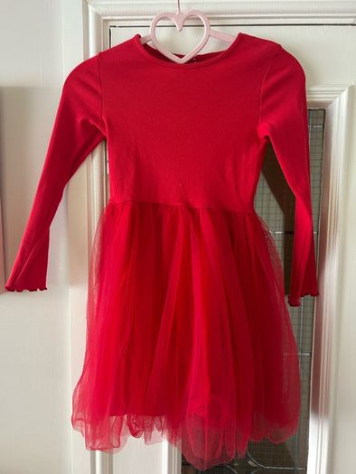 Girls Tulle Dresses x 3 (Red, Black, Pink) 10 euro each