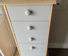 Chest of drawers
